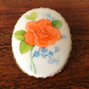 Vintage signed Hallmark cameo style brooch pin